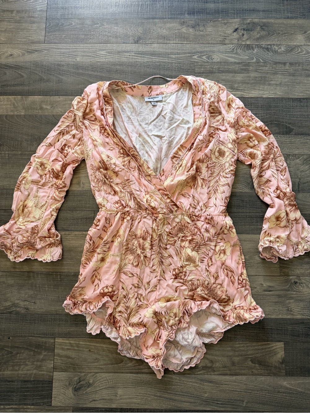 Agua Bendita x Target
Romantic Floral Flare Sleeve